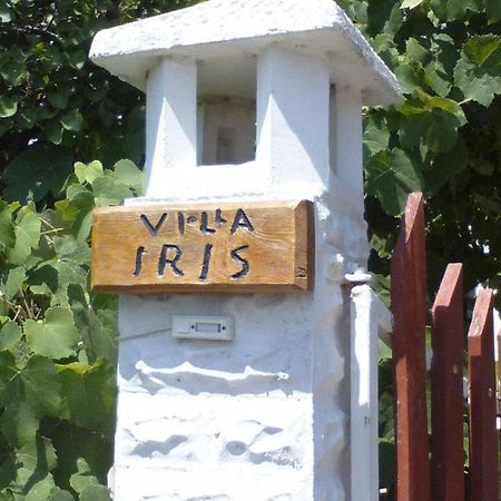 Villa Iris เนอาวรัสนา ภายนอก รูปภาพ